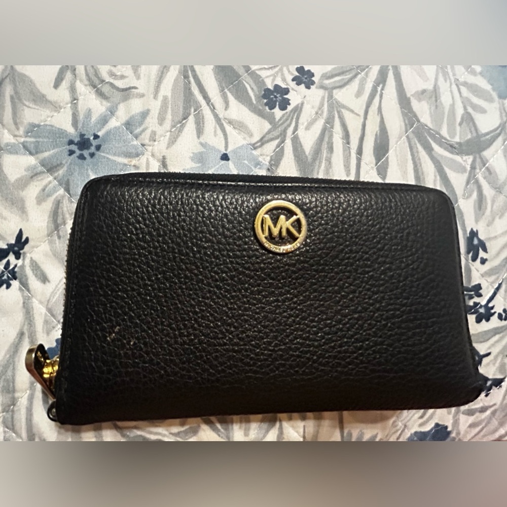 Michael Kors wallet black leather with gold decal